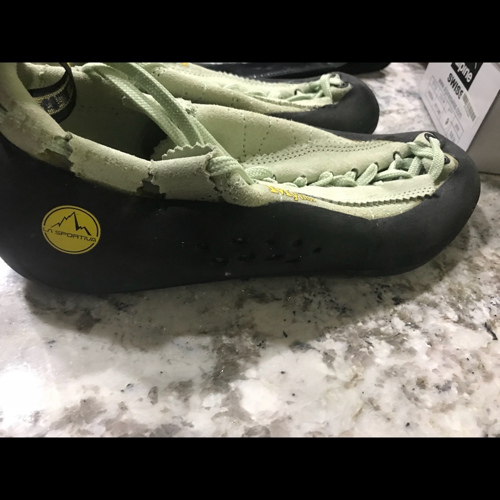 Mythos Rock Climbing shoes NWOT never been worn